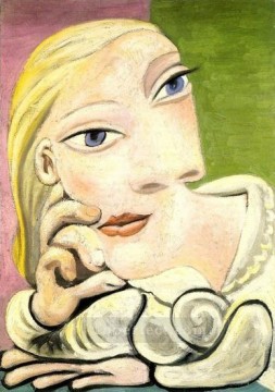 パブロ・ピカソ Painting - マリー・テレーズ・ウォルターの肖像 パブロ・ピカソ 1932年
